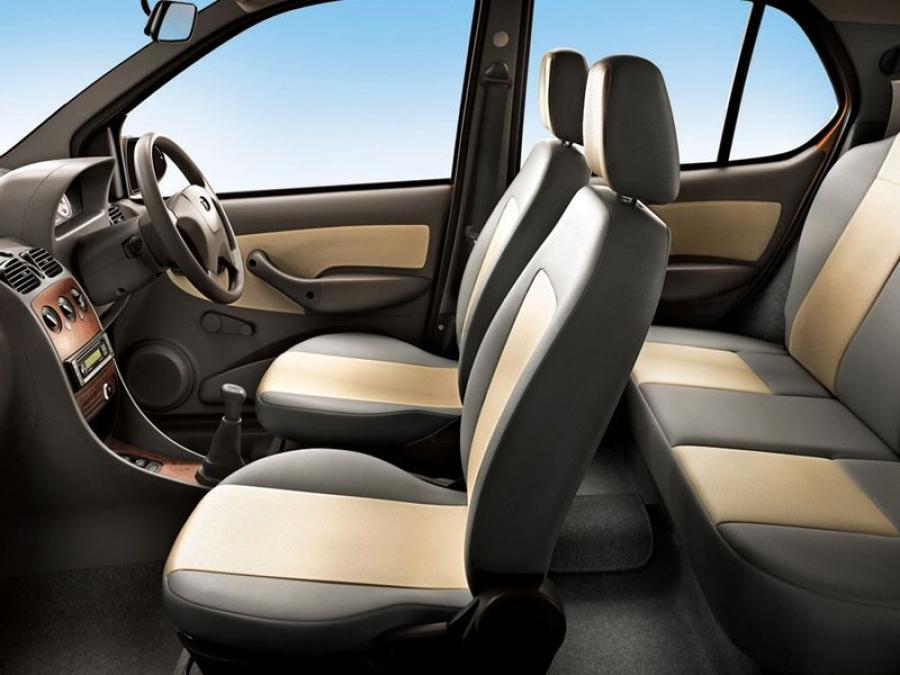 Интерьер Tata Indica eV2 2011 года  (фото 2 из 3)